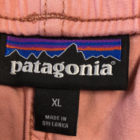 Patagonia Funhoggers 6” Casual Pull-On Cotton Shorts in Sunfade Pink - Picture 5 of 10